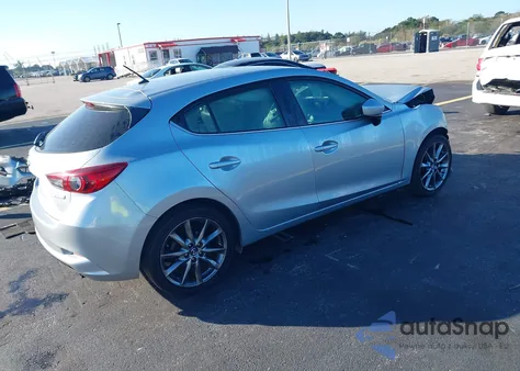 2018 Mazda Mazda3 Touring из США, поврежденный, VIN 3MZBN1L38JM242133